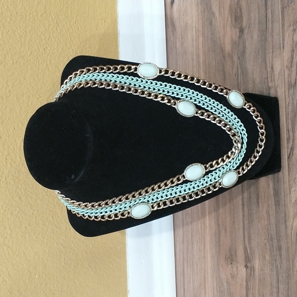 Mint green and gold tone chain necklace - Picture 1 of 8